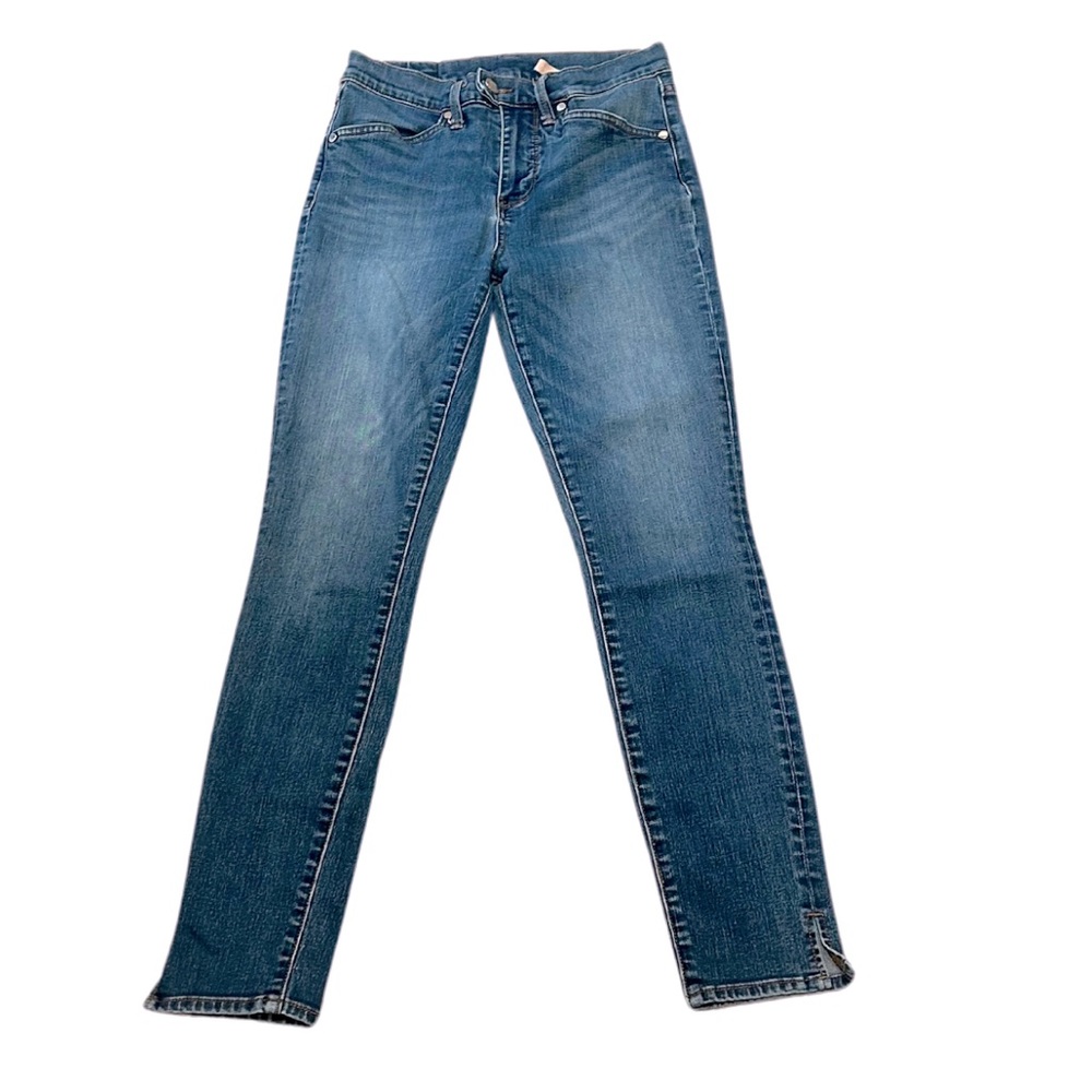 BCBGMaxAzria Slim Ankle Split Hem Jeans | Medium Blue | Size 26
